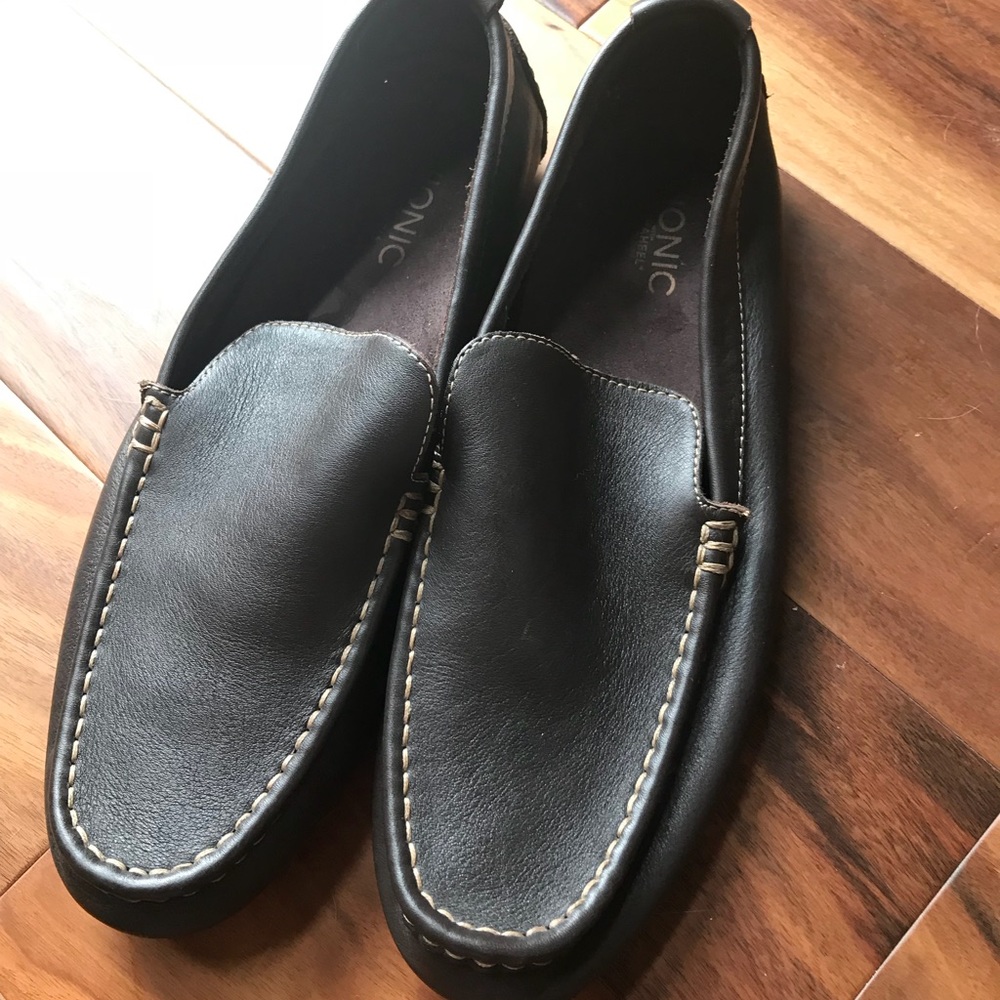 Men’s Vionoc loafers size 11